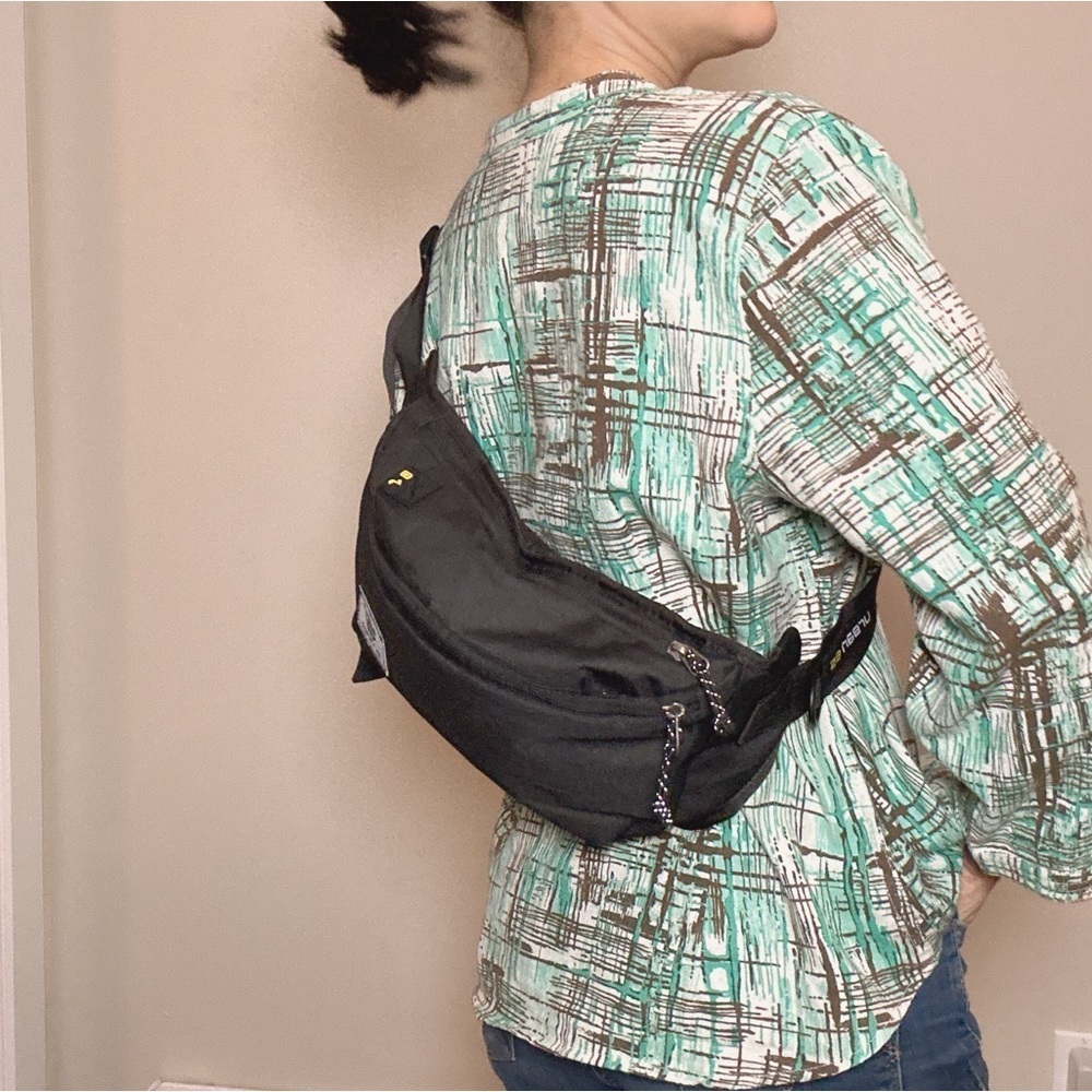 Unisex courier/cross-body Bag - Picture 5 of 6
